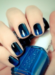 uñas en degrade azules