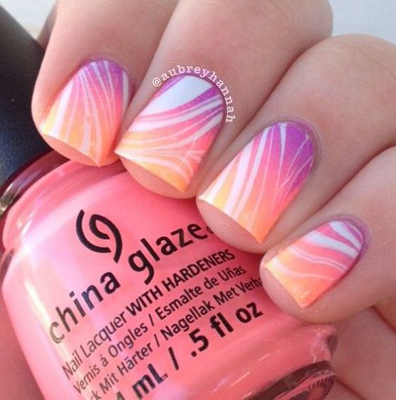 Uñas cortas con colores en degrade