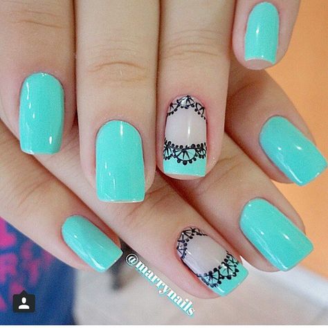 Uñas Azul Claro Decoradas (11)