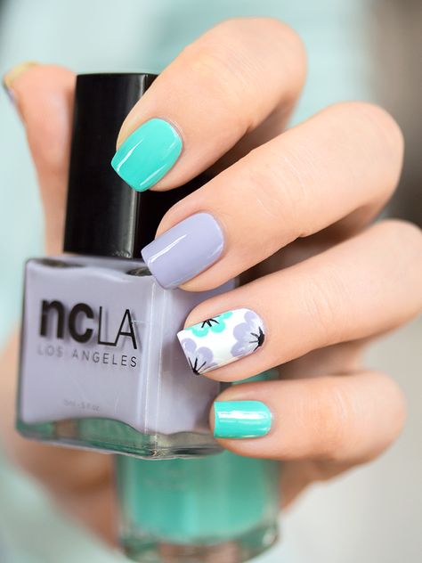 Uñas Azul Claro Decoradas (12)