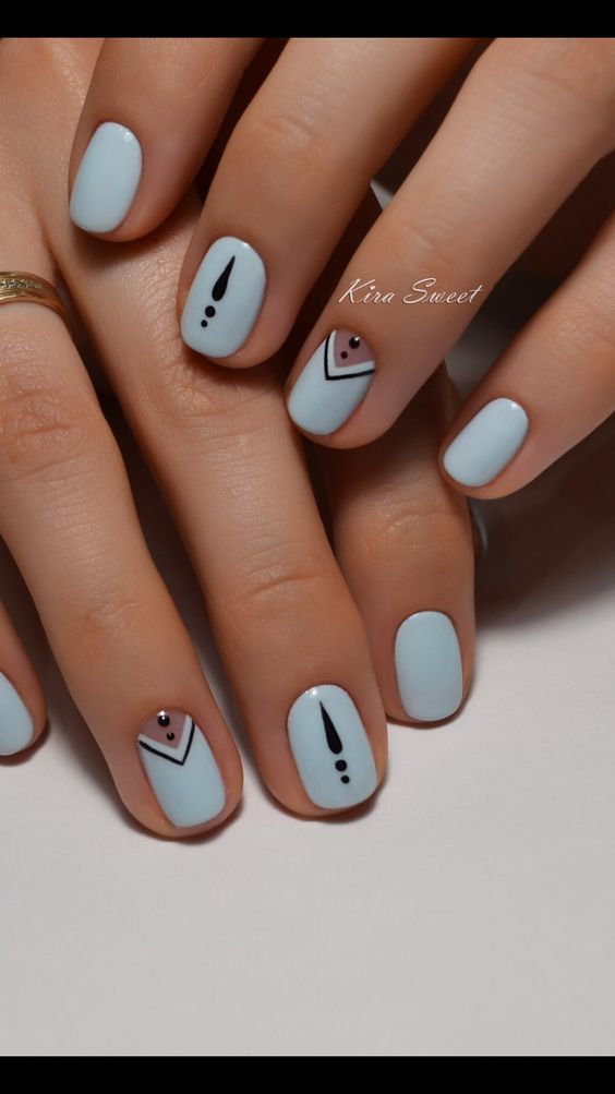 Uñas Azul Claro Decoradas (16)