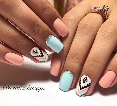 Uñas Azul Claro Decoradas (7)