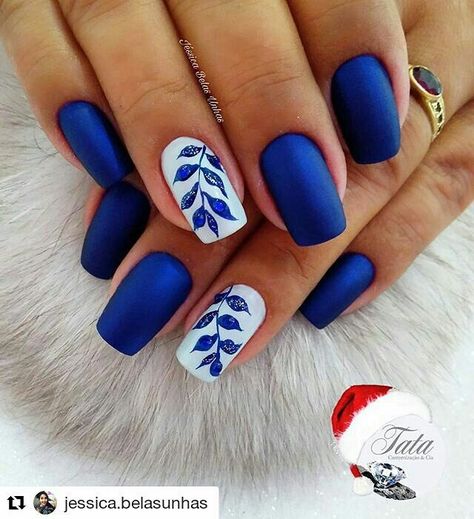 Uñas Azul Oscuro Decoradas (5)