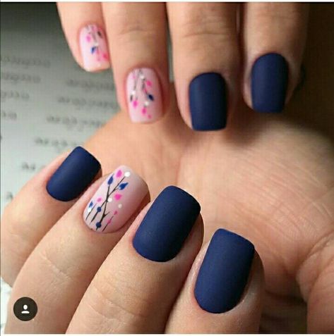 Uñas Azul Oscuro Decoradas (8)