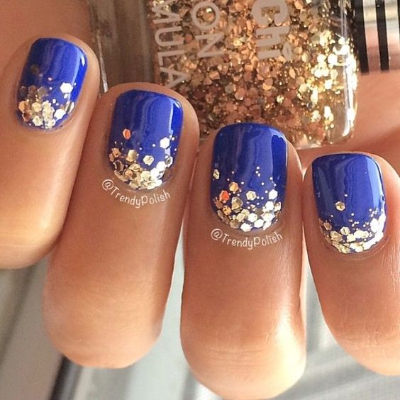 Uñas Azules Con Dorado (4)