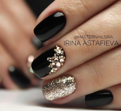Uñas Con Piedras Doradas (1)