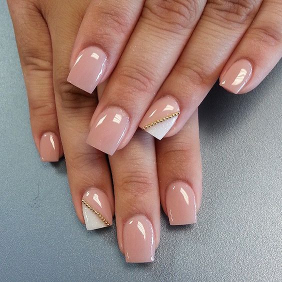 Uñas Con Piedras Doradas (7)