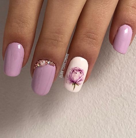 Uñas Con Piedras Doradas (8)