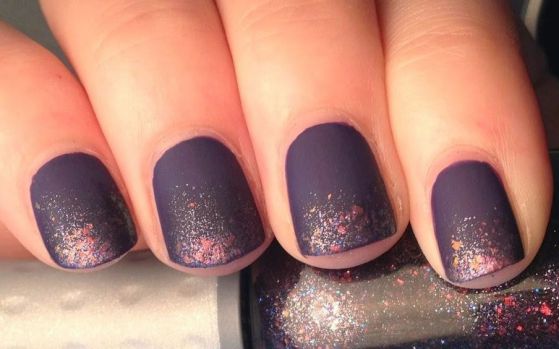 uñas cortas con escarcha