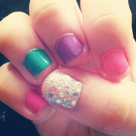 uñas de niña de colores