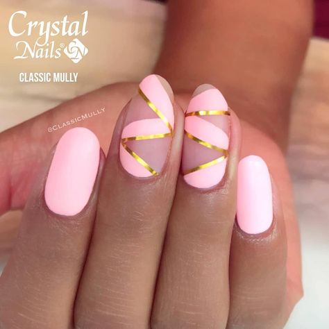 Uñas Con Cintas Doradas (11)