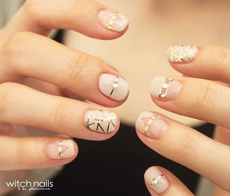 Uñas Decoradas Con Cintillas Y Piedras (6)