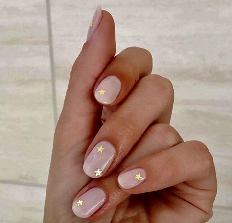 Uñas Doradas Con Rosa (1)