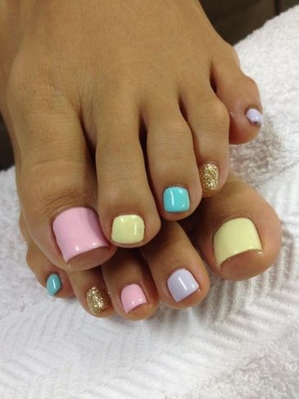 uñas de los pies color pastel